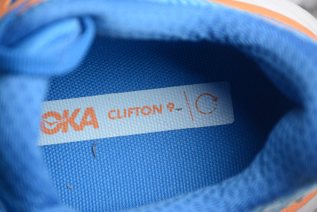 Hoka Clifton 9 – Azul / Naranja
