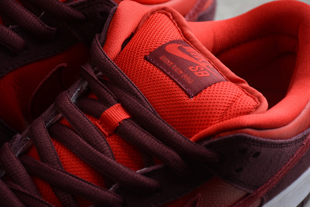Dunk SB – Rojo / Negro