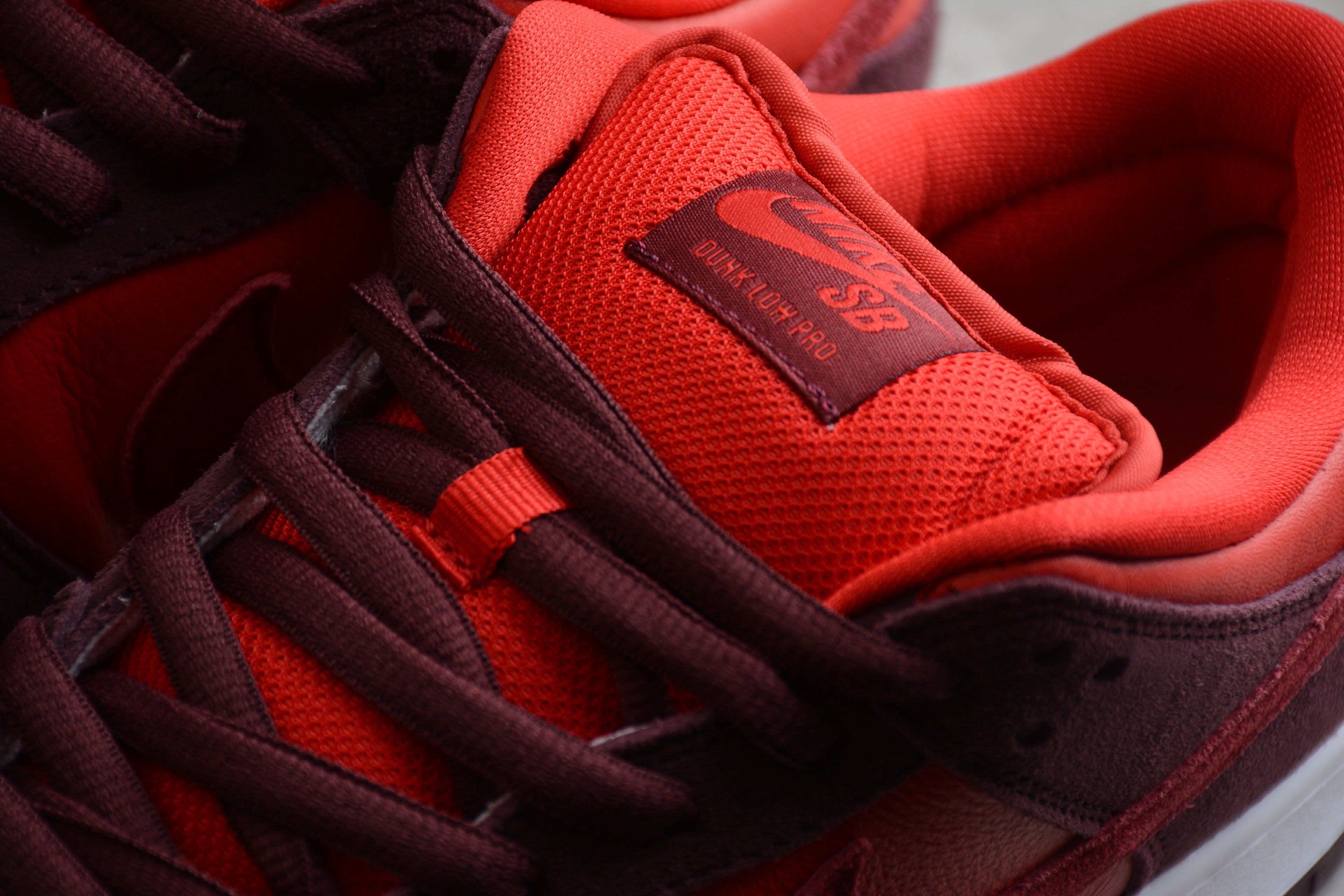 Dunk SB – Rojo / Negro