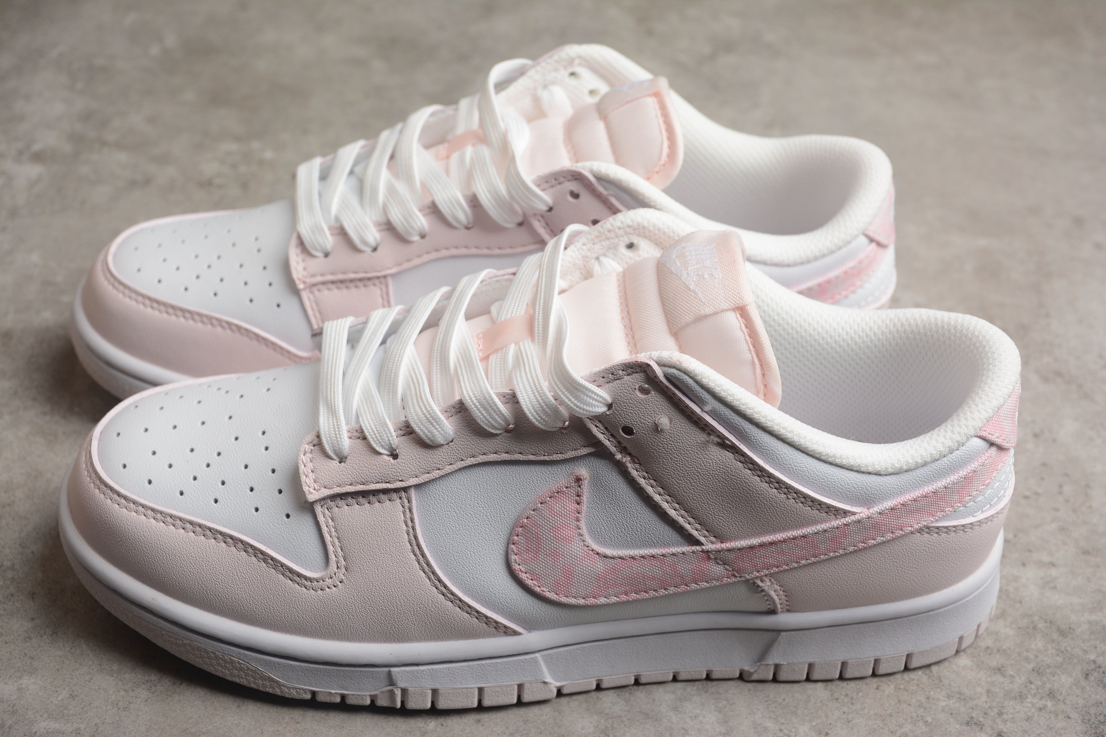 Dunk SB – Rosa Claro / Blanco