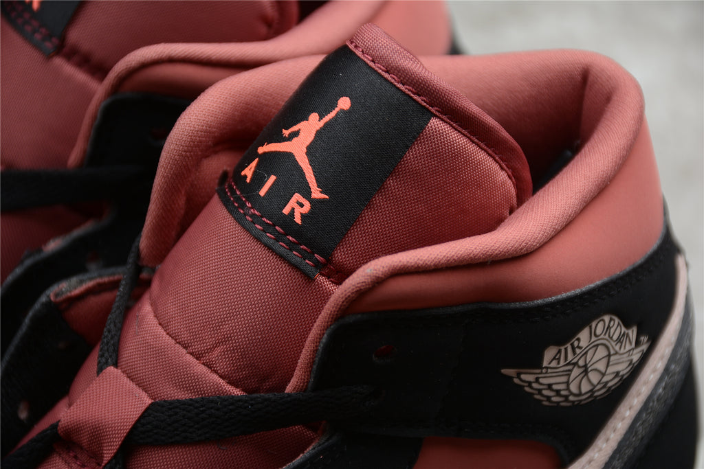 Air Jordan 1 Mid – Negro / Rosa