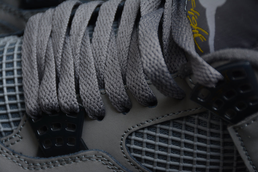 Air Jordan 4 – Gris Claro