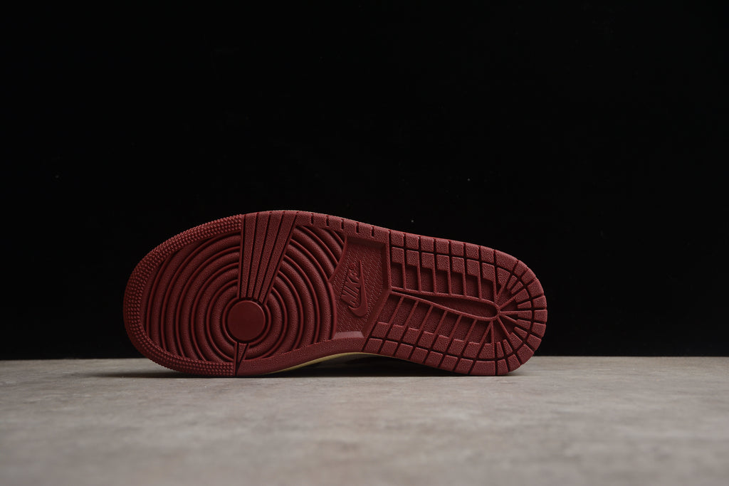 Air Jordan 1 Mid – Rojo / Beige