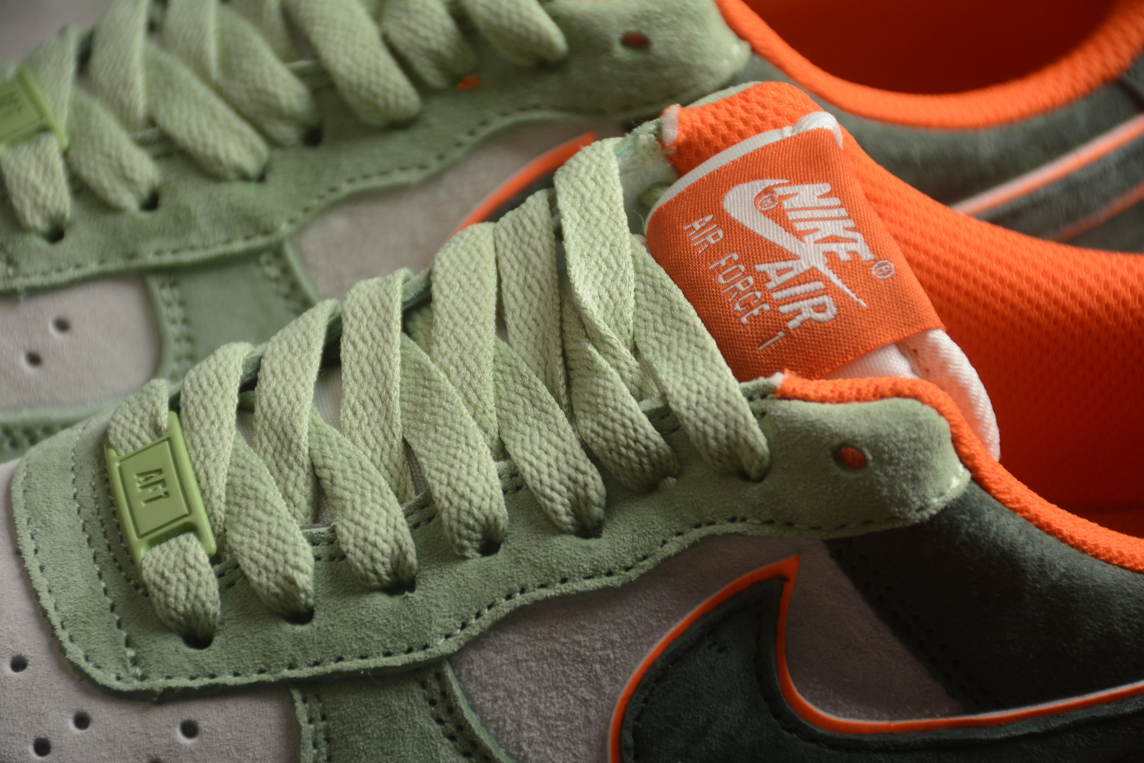 Air Force 1 Low – Verde / Gris / Naranja