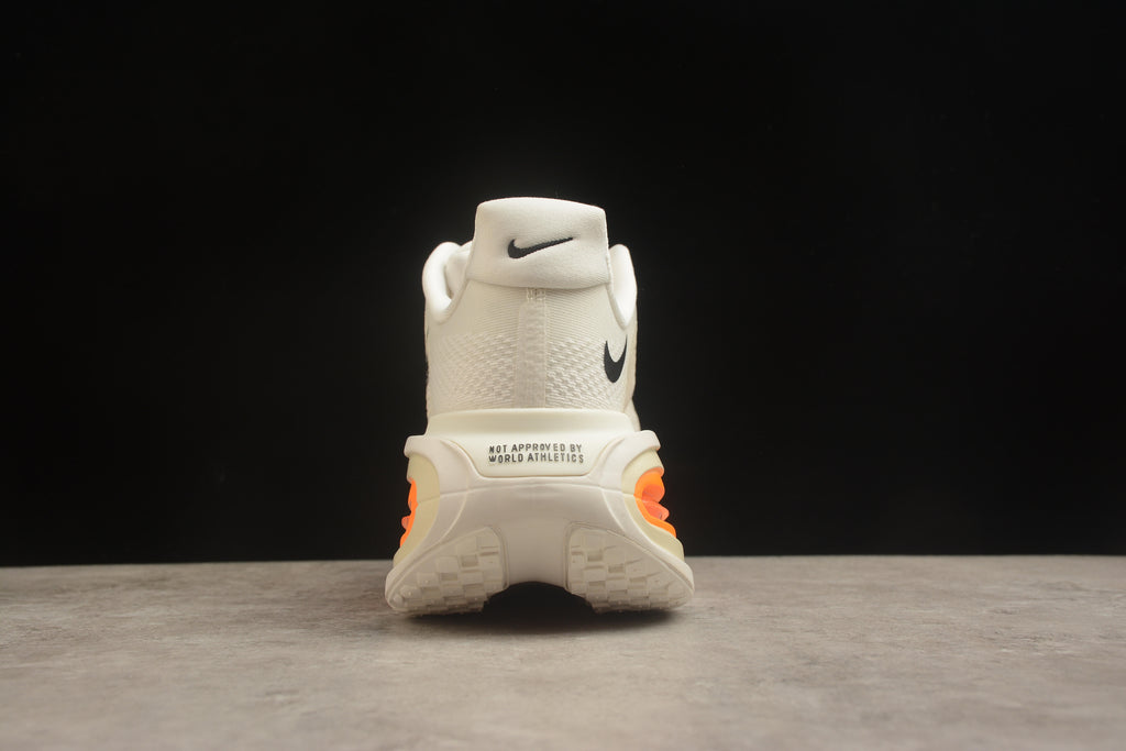 Vomero Premium – Beige / Naranja