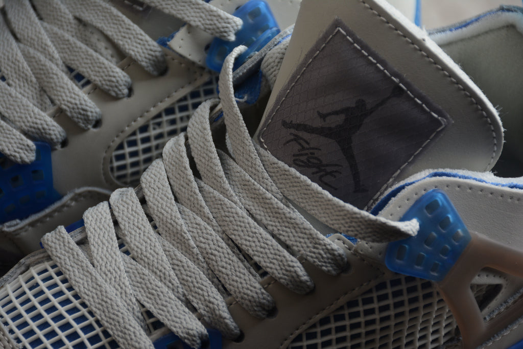 Air Jordan 4 – Gris / Azul