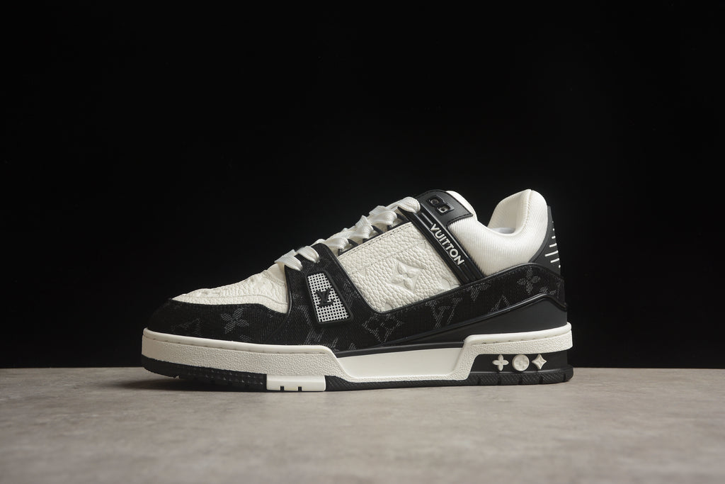 Louis Vuitton Trainer Low – Negro / Blanco