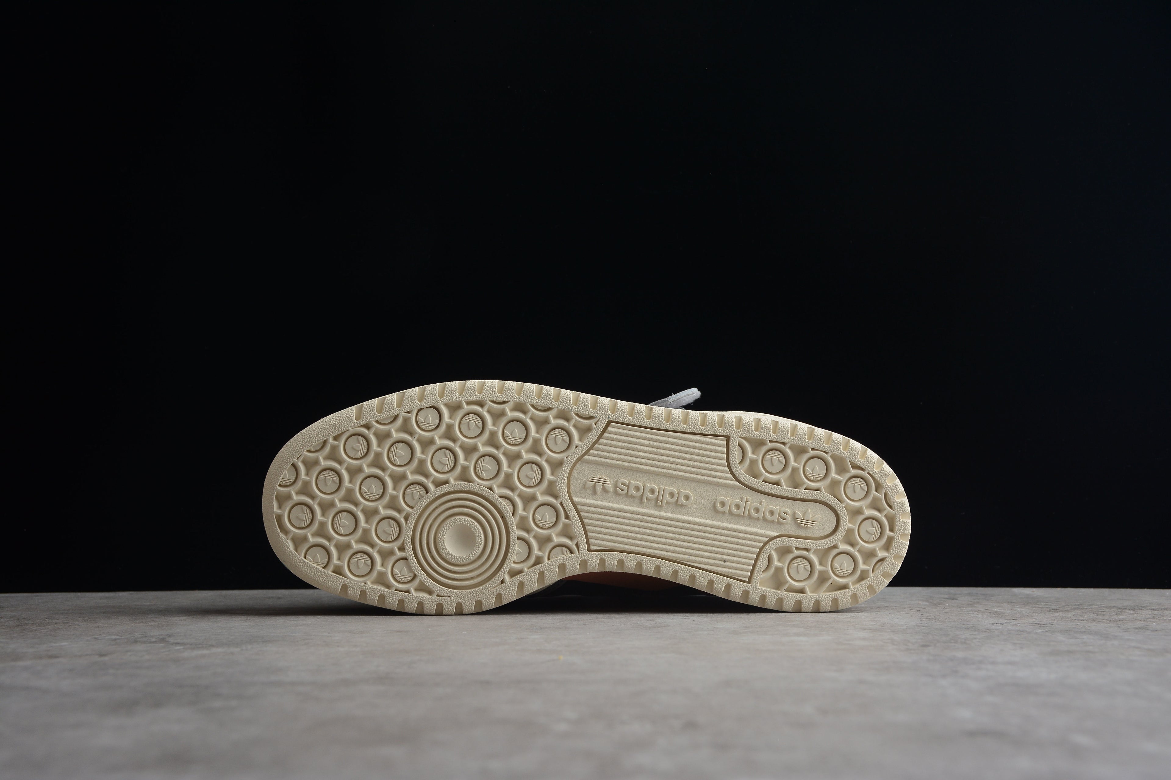 Adidas Forum – Gris