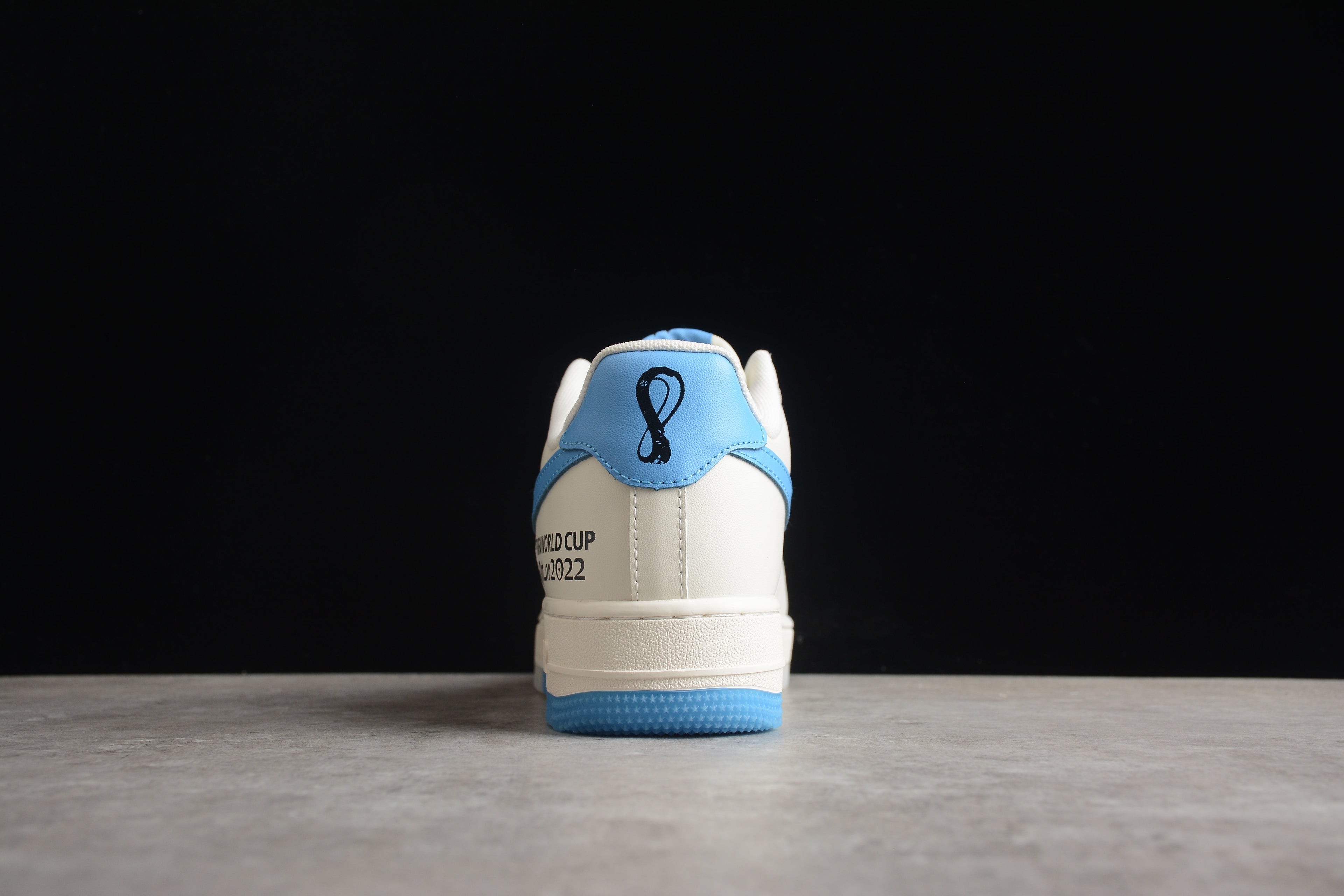 Nike Air Force 1 Low – Blanco / Azul