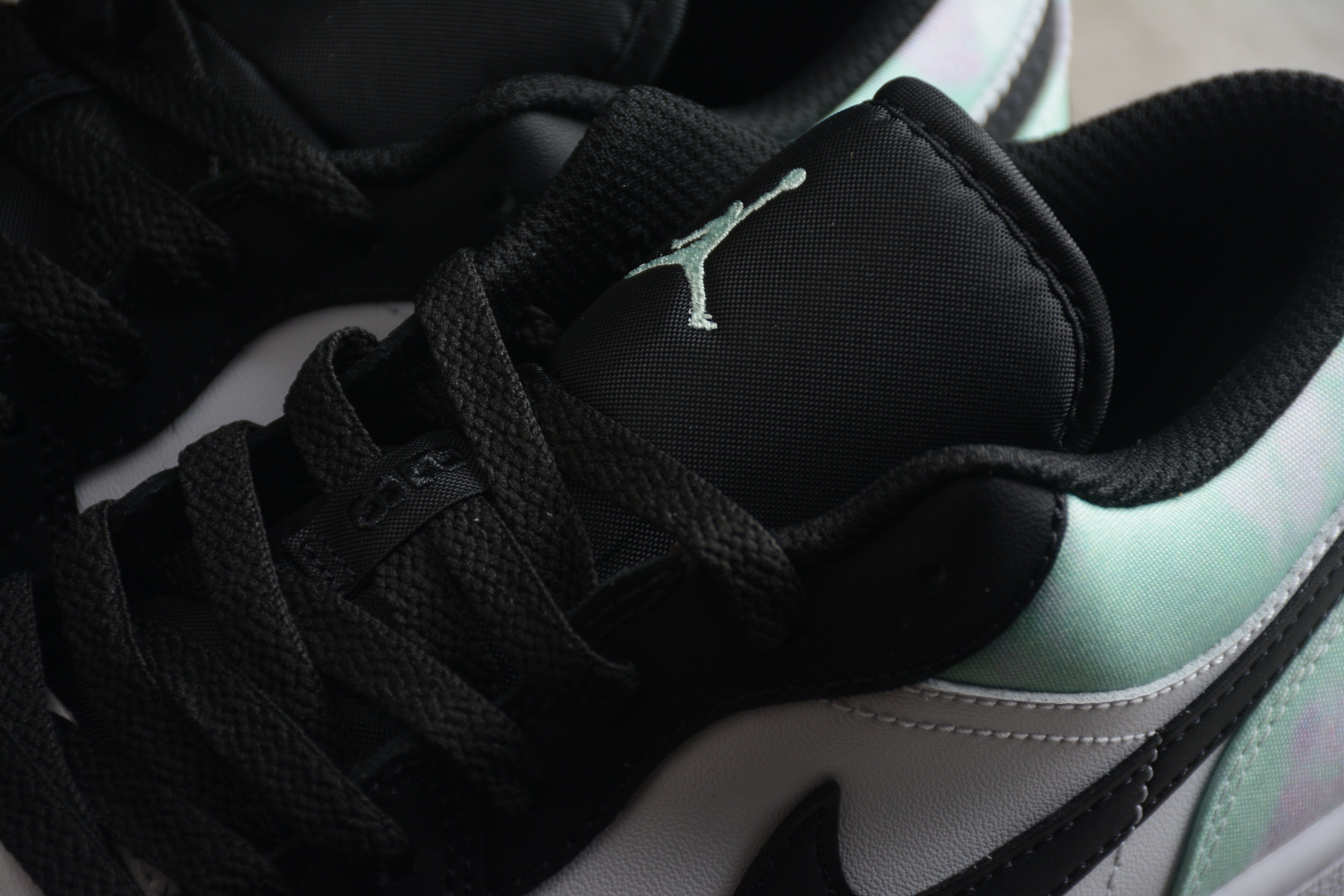 Jordan 1 Low – Turquesa / Negro / Blanco