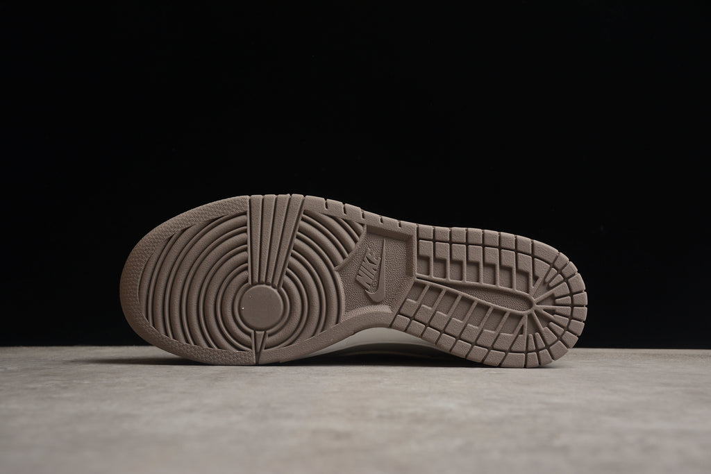Dunk SB – Marrón / Gris