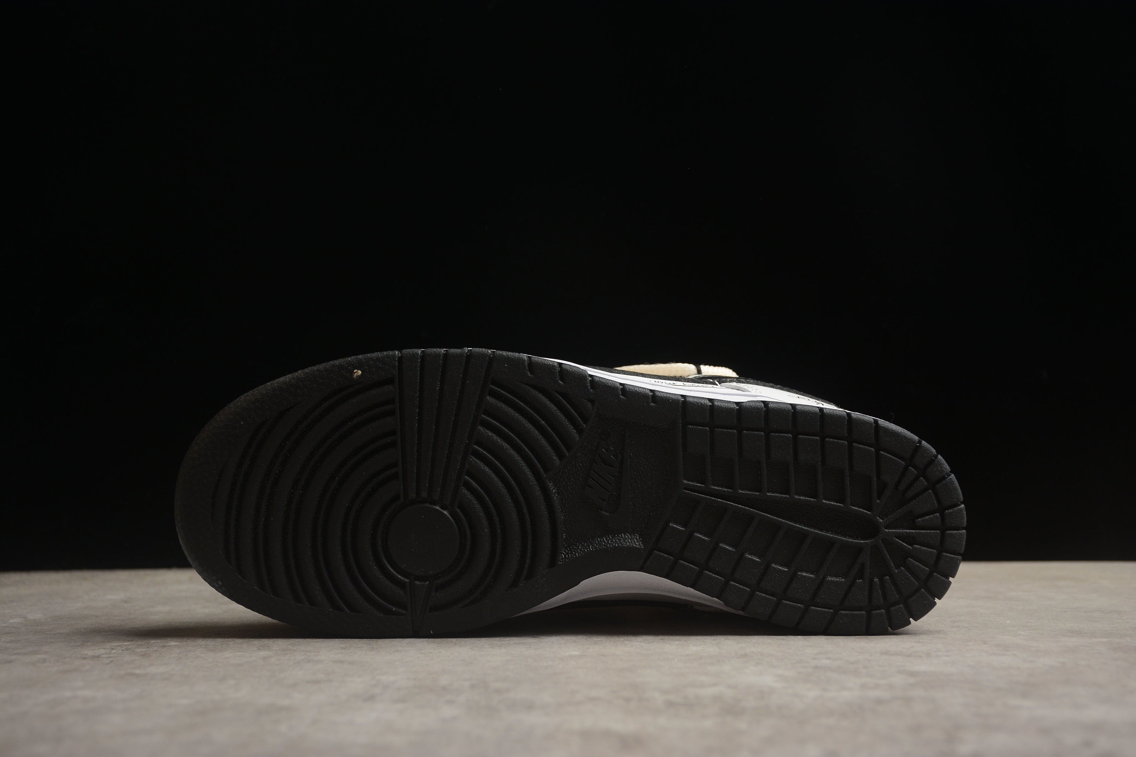 Dunk SB – Blanco / Negro
