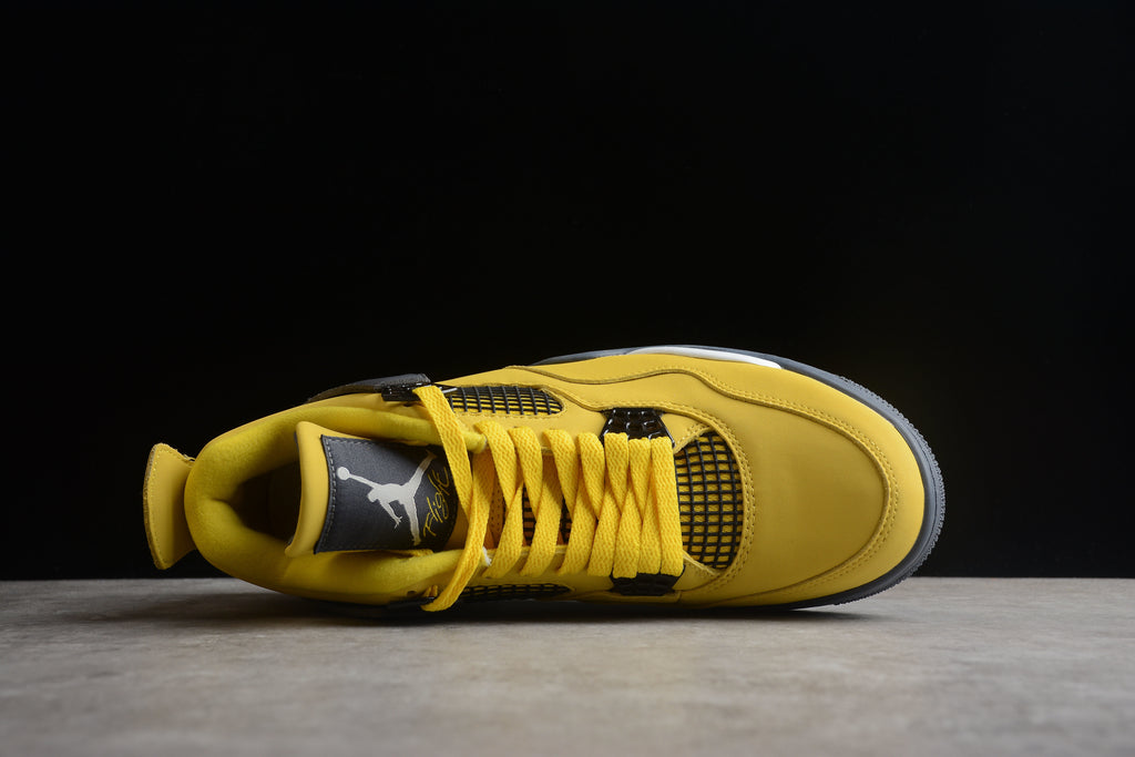 Air Jordan 4 – Amarillo / Negro