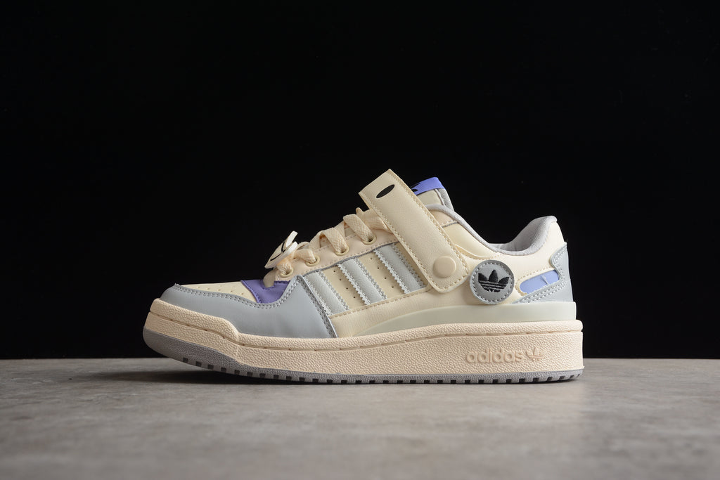 Adidas Forum – Beige con Detalles Azules