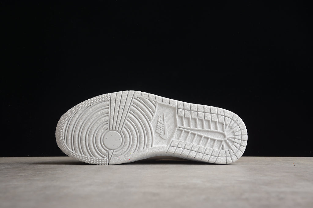 Air Jordan 1 Mid – Beige