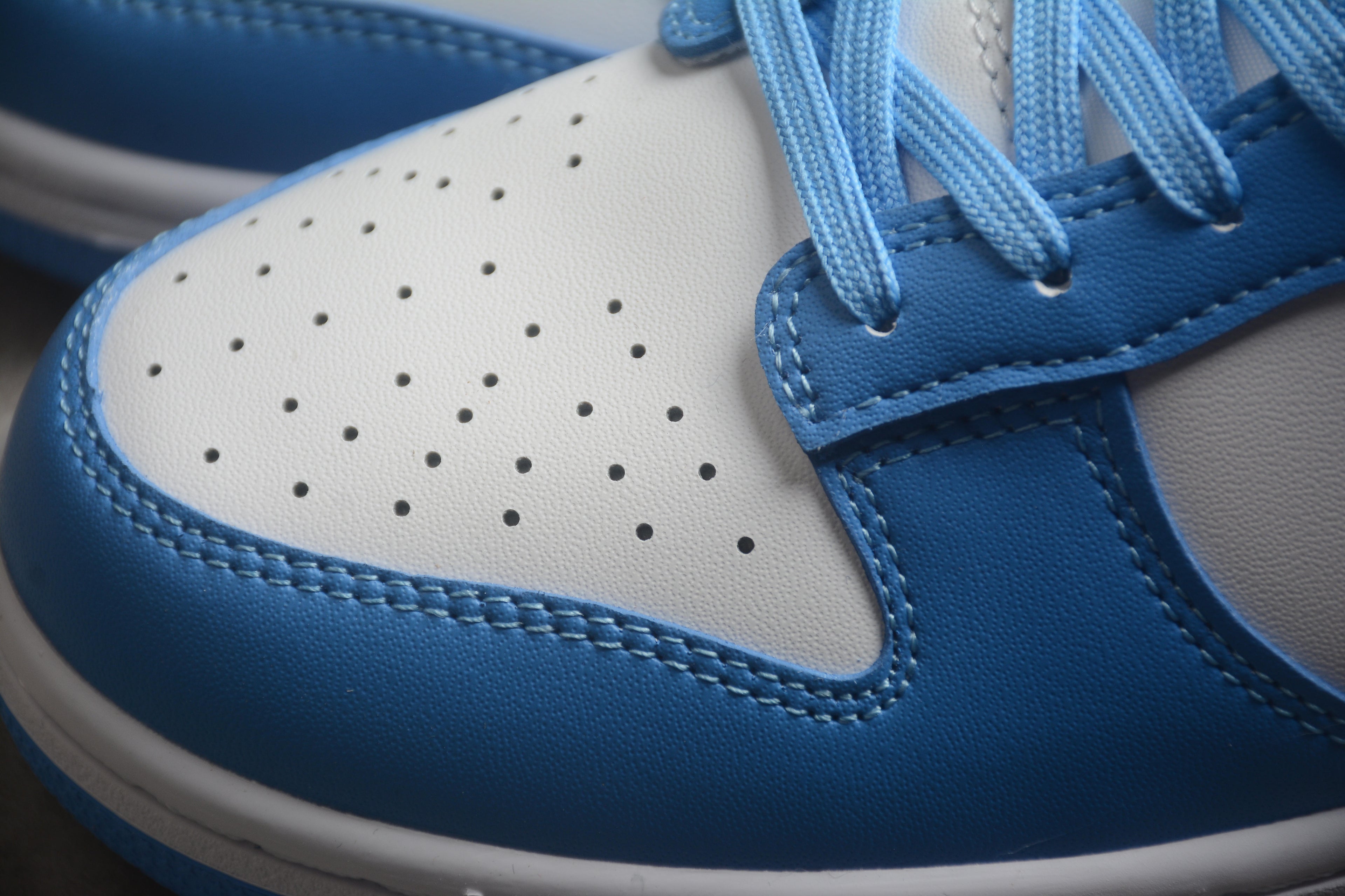 Dunk SB – Azul Claro / Blanco