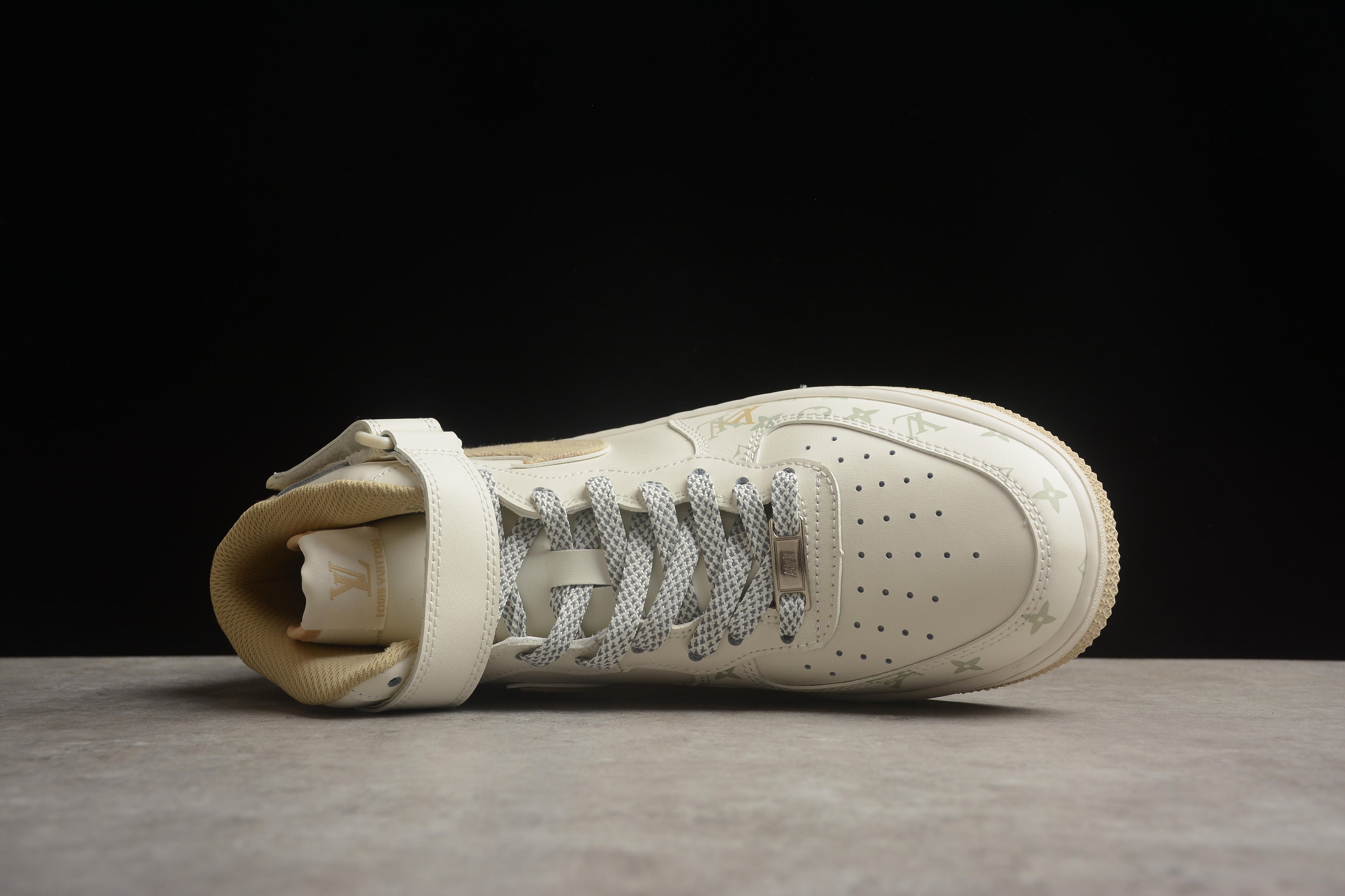 Air Force 1 High LV – Beige