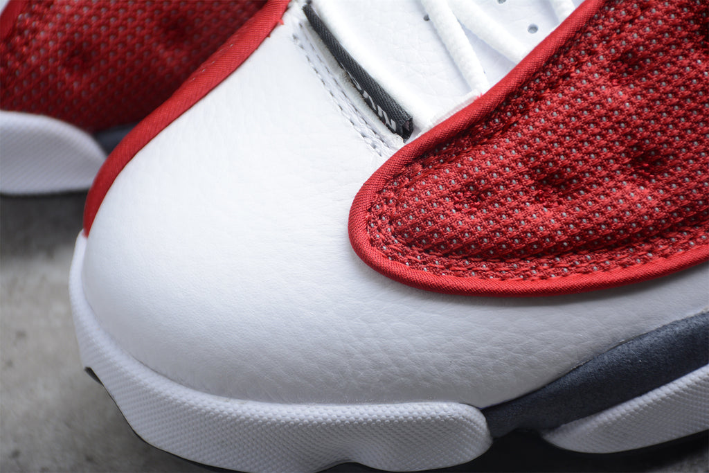 Air Jordan 13 – Rojo / Blanco / Gris