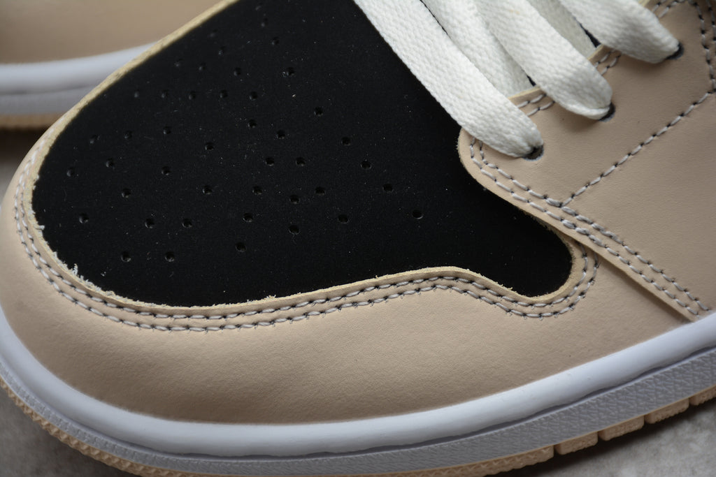 Air Jordan 1 Mid – Beige / Negro