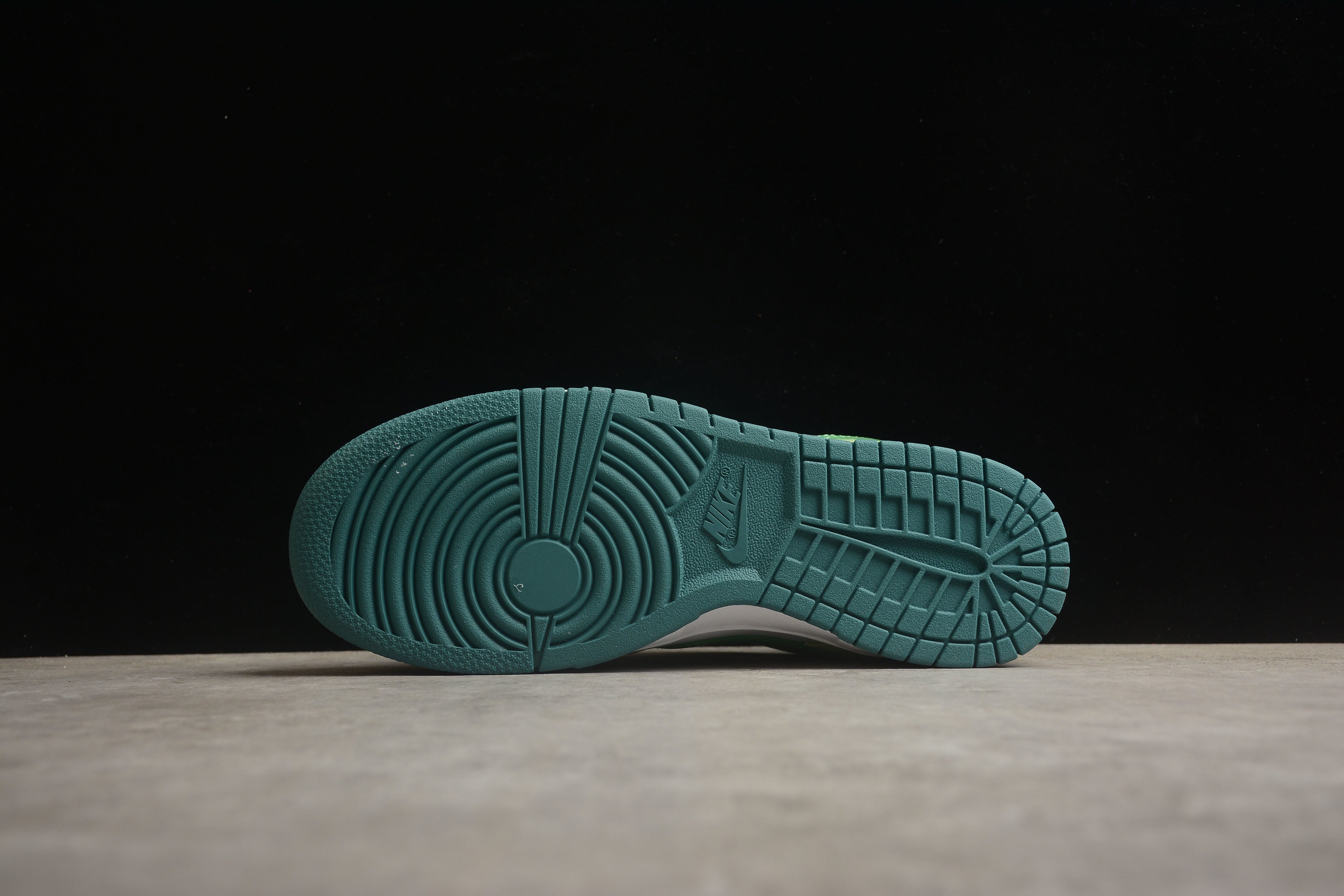 Dunk SB – Verde Claro / Blanco