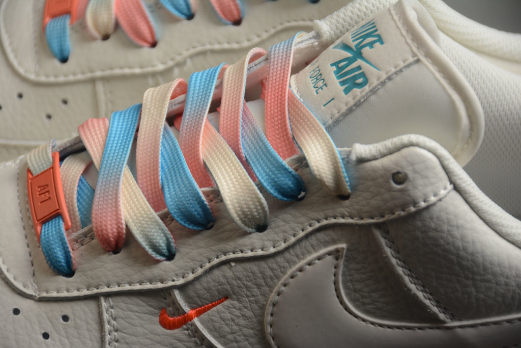 Nike Air Force 1 Low – Blanco / Naranja / Azul