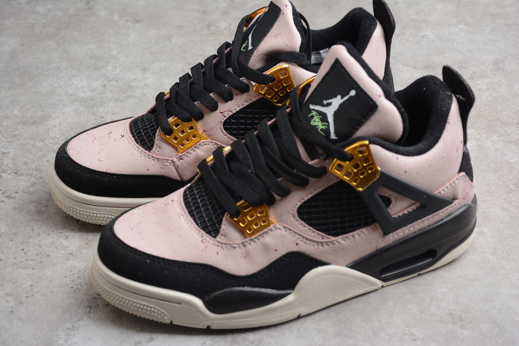 Air Jordan 4 – Rosa / Negro / Dorado
