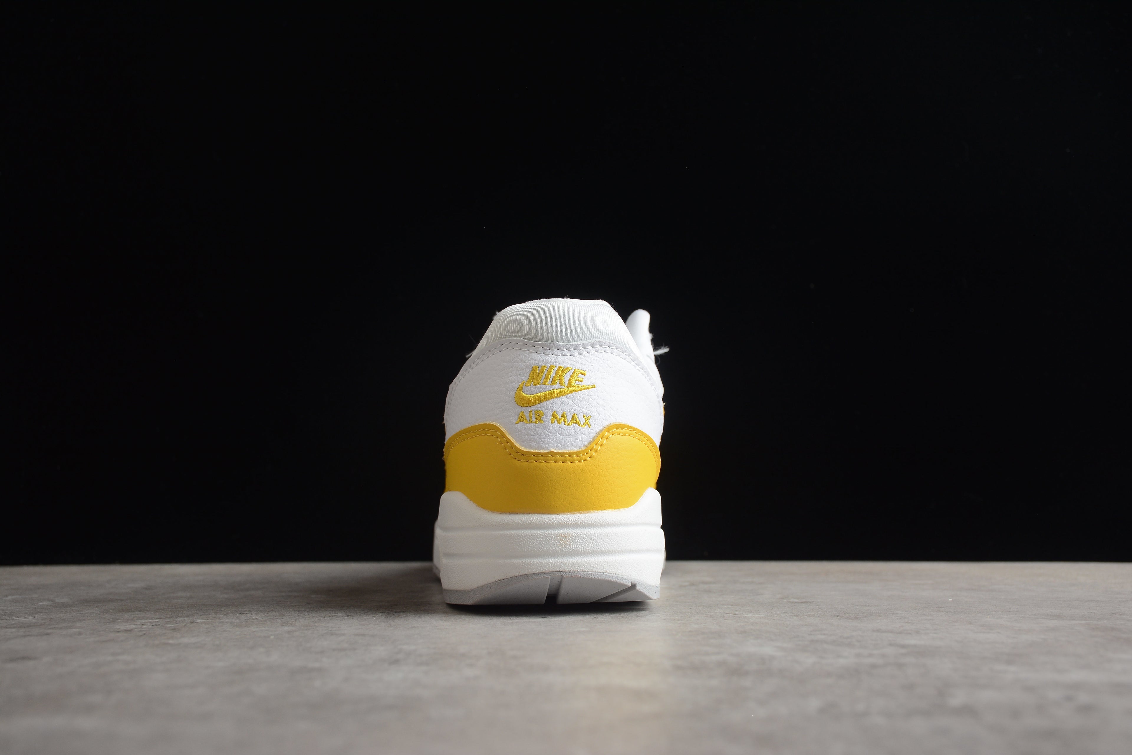 Air Max 1 – Blanco / Amarillo