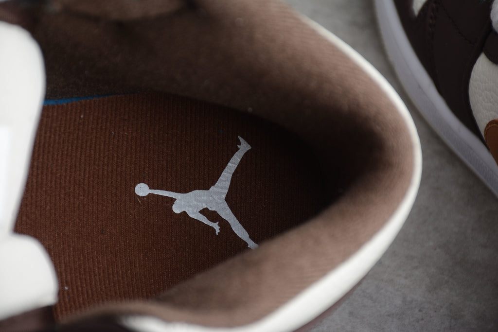 Air Jordan 1 Mid – Marrón / Beige