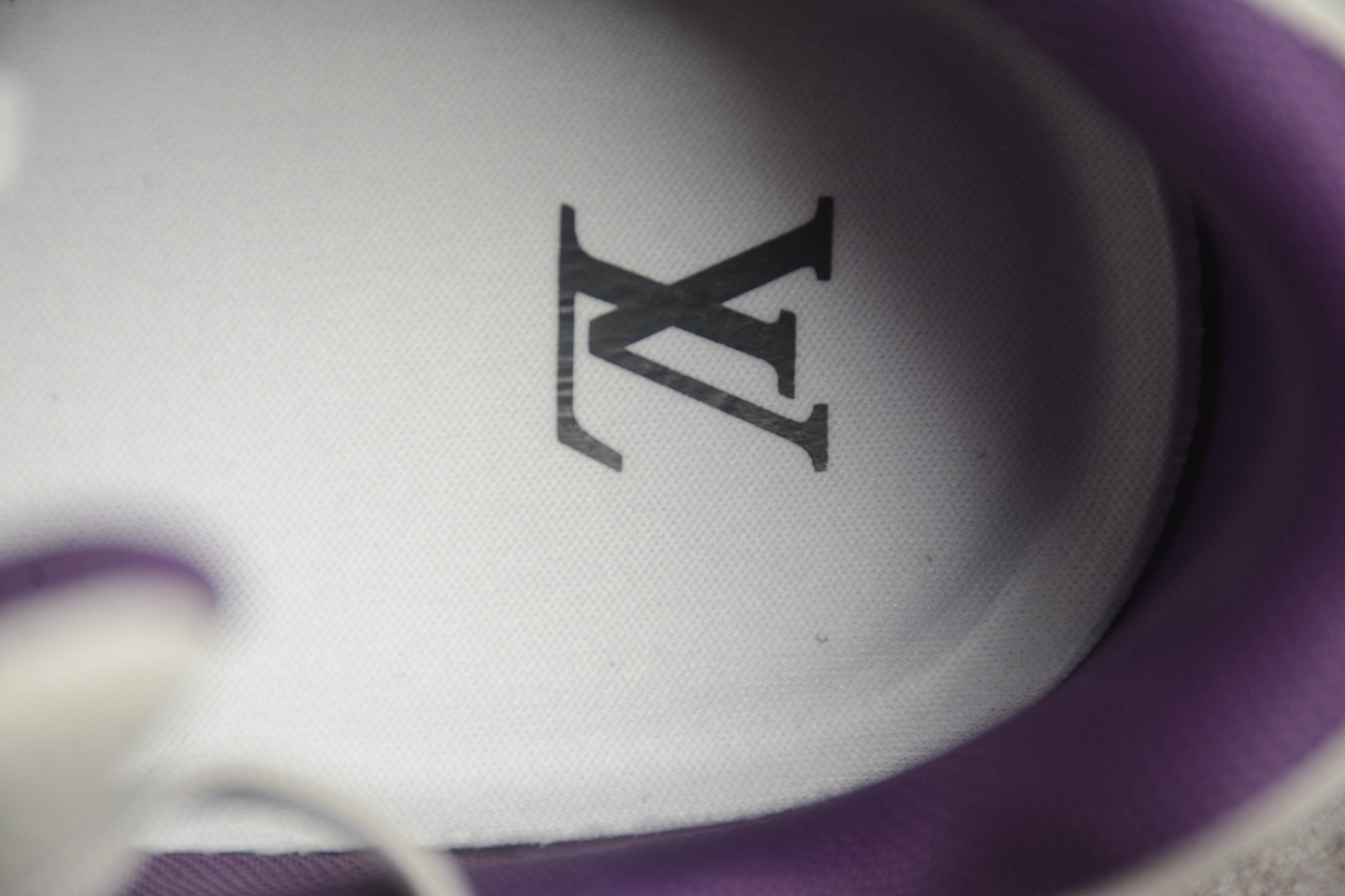 Louis Vuitton Trainer Low – Blanco / Lila