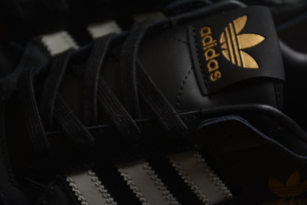 Adidas Forum – Negro / Blanco