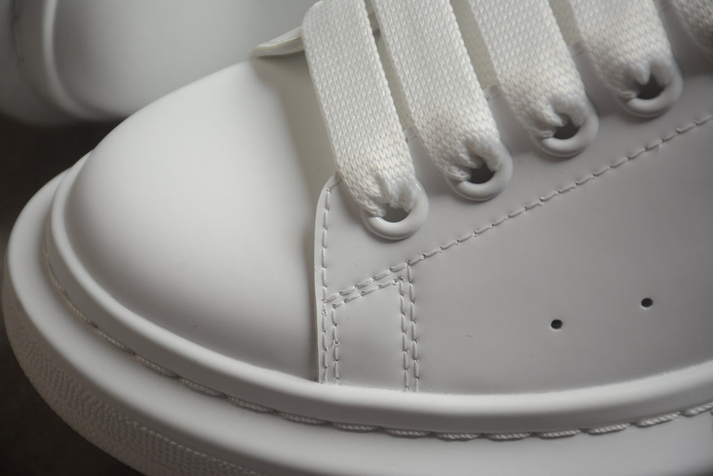 Alexander McQueen – Blanco / Azul Claro