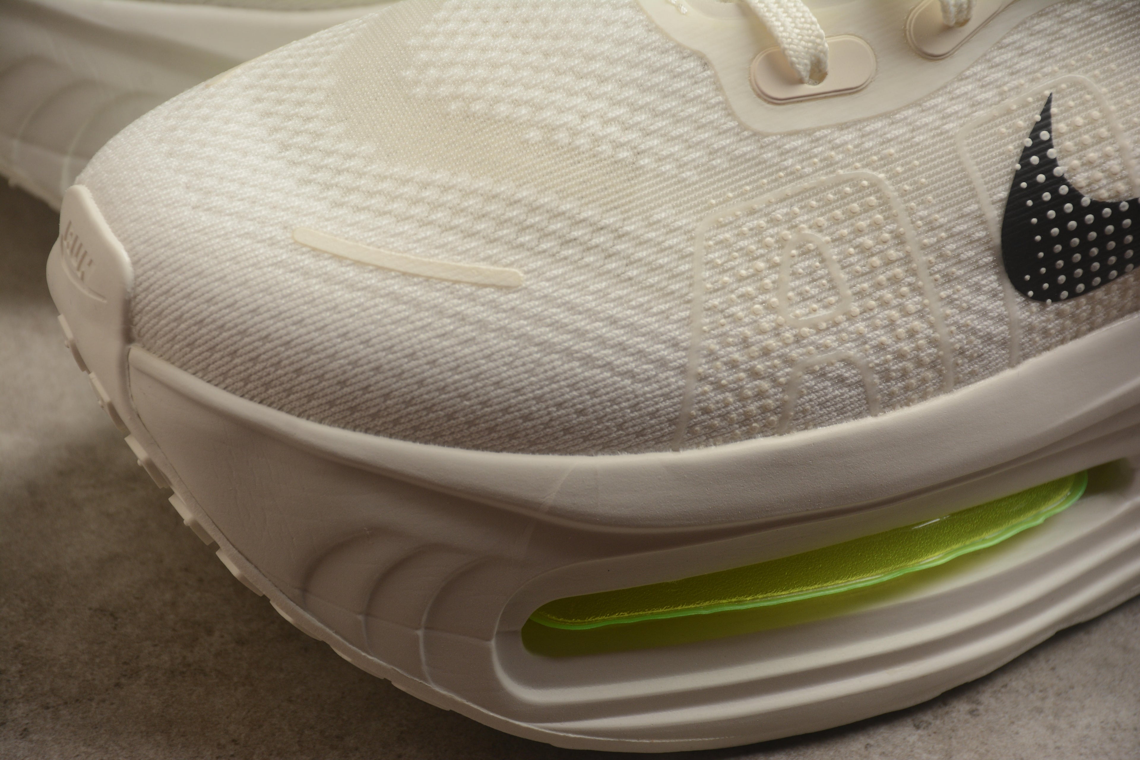 Vomero Premium – Beige / Amarillo