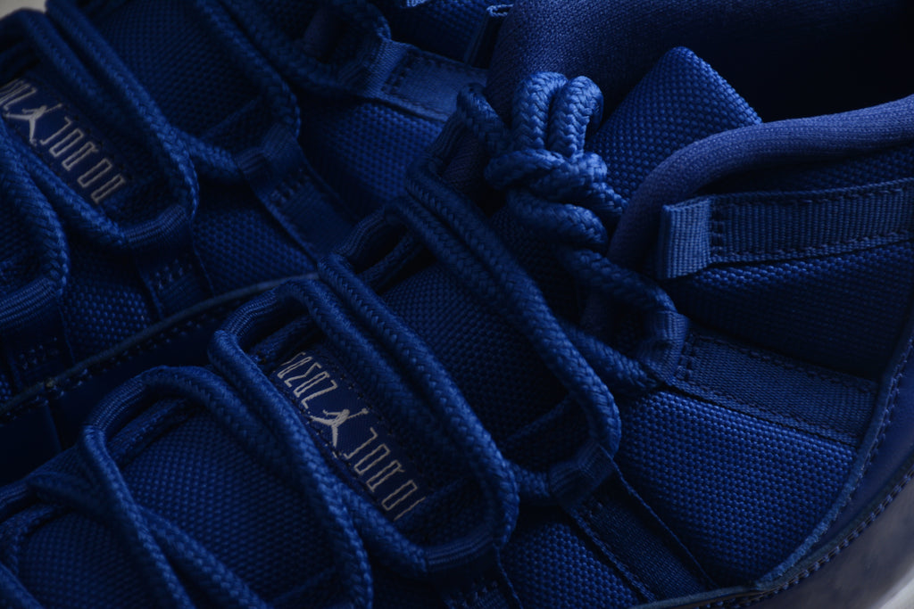 Air Jordan 11 – Azul