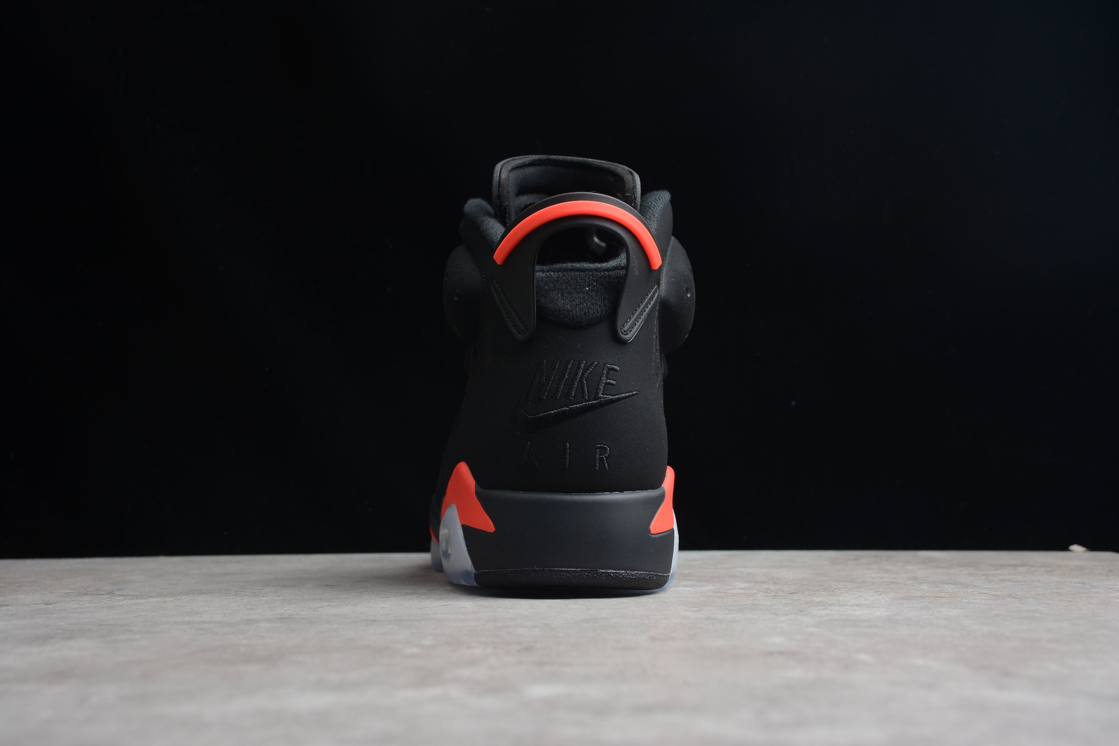 Air Jordan 6 – Negro / Rojo
