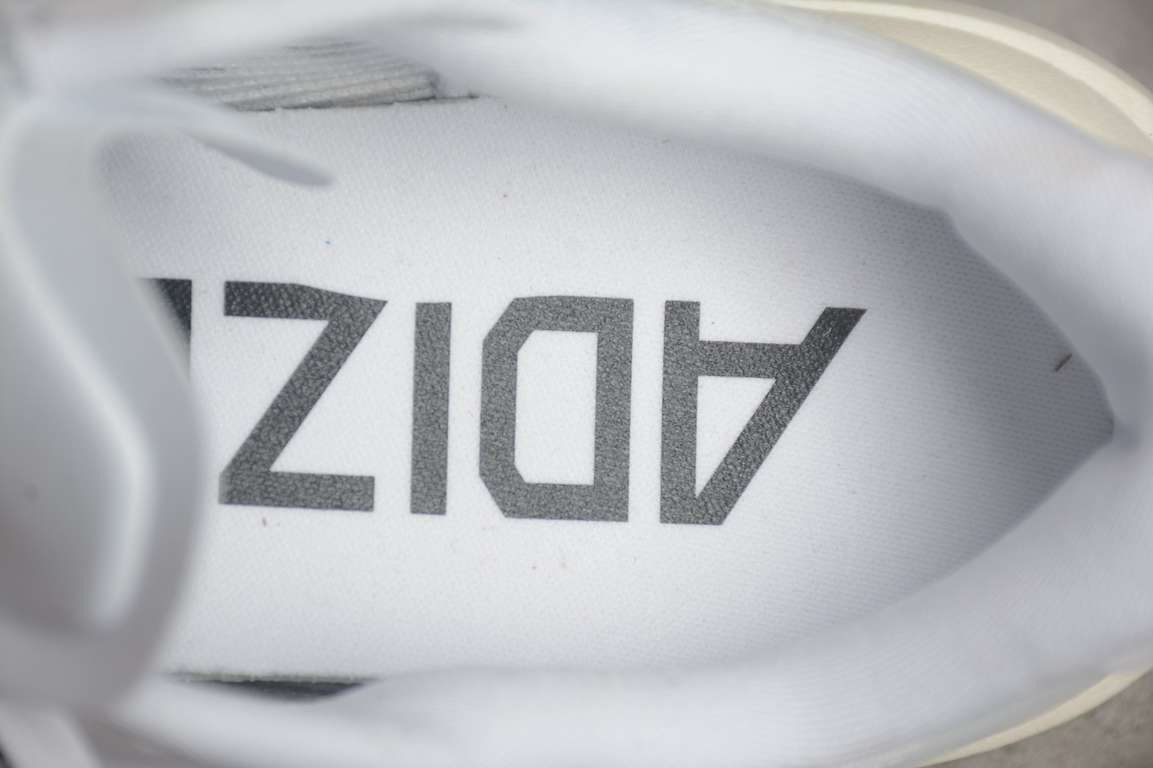 Adidas Adizero Evo SL – Blanco / Negro