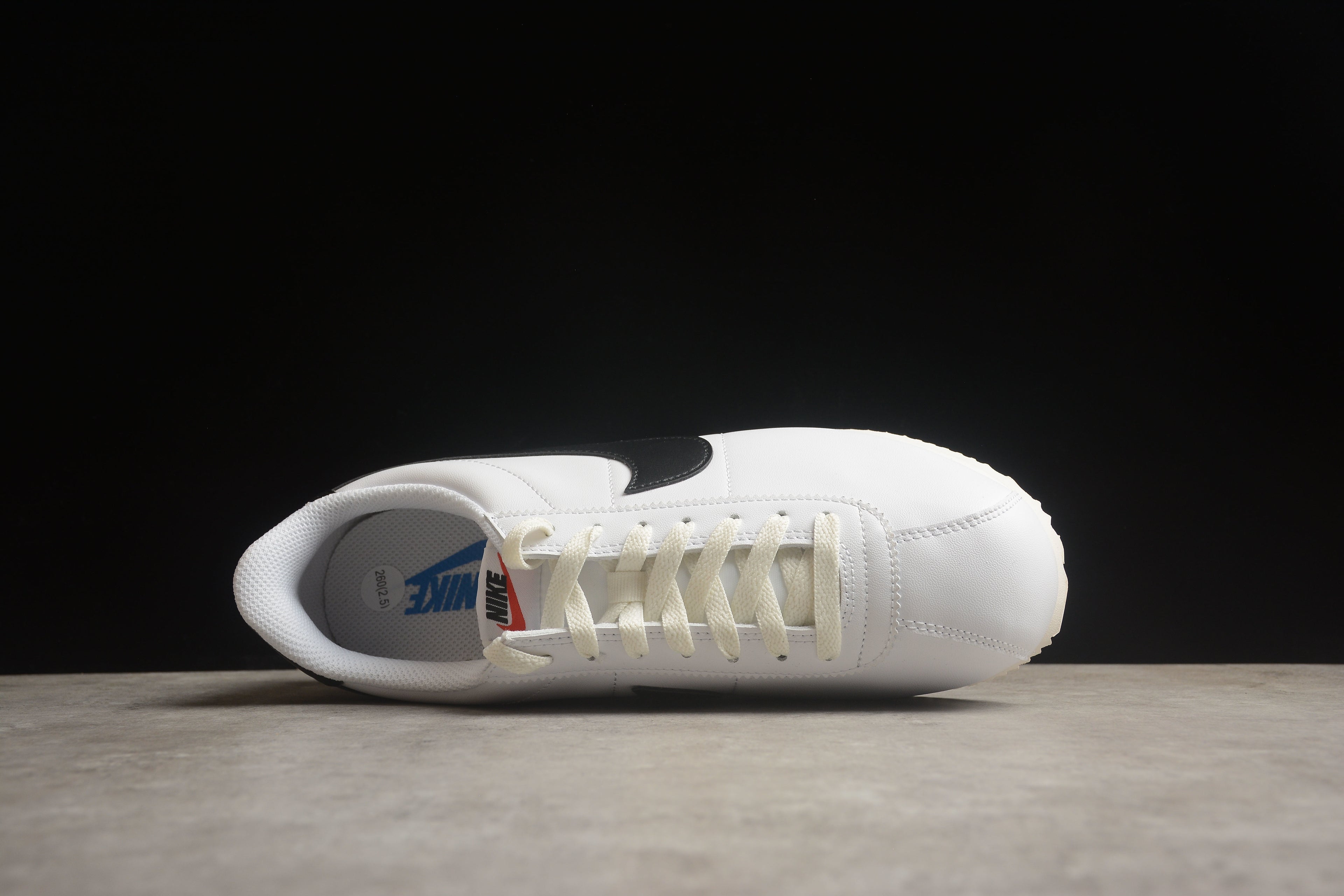 Cortez – Blanco / Negro / Azul