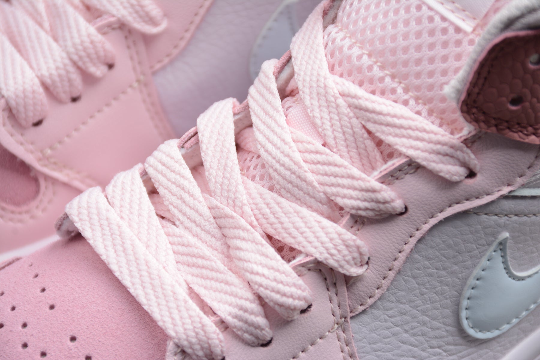 Air Jordan 1 Mid – Rosa