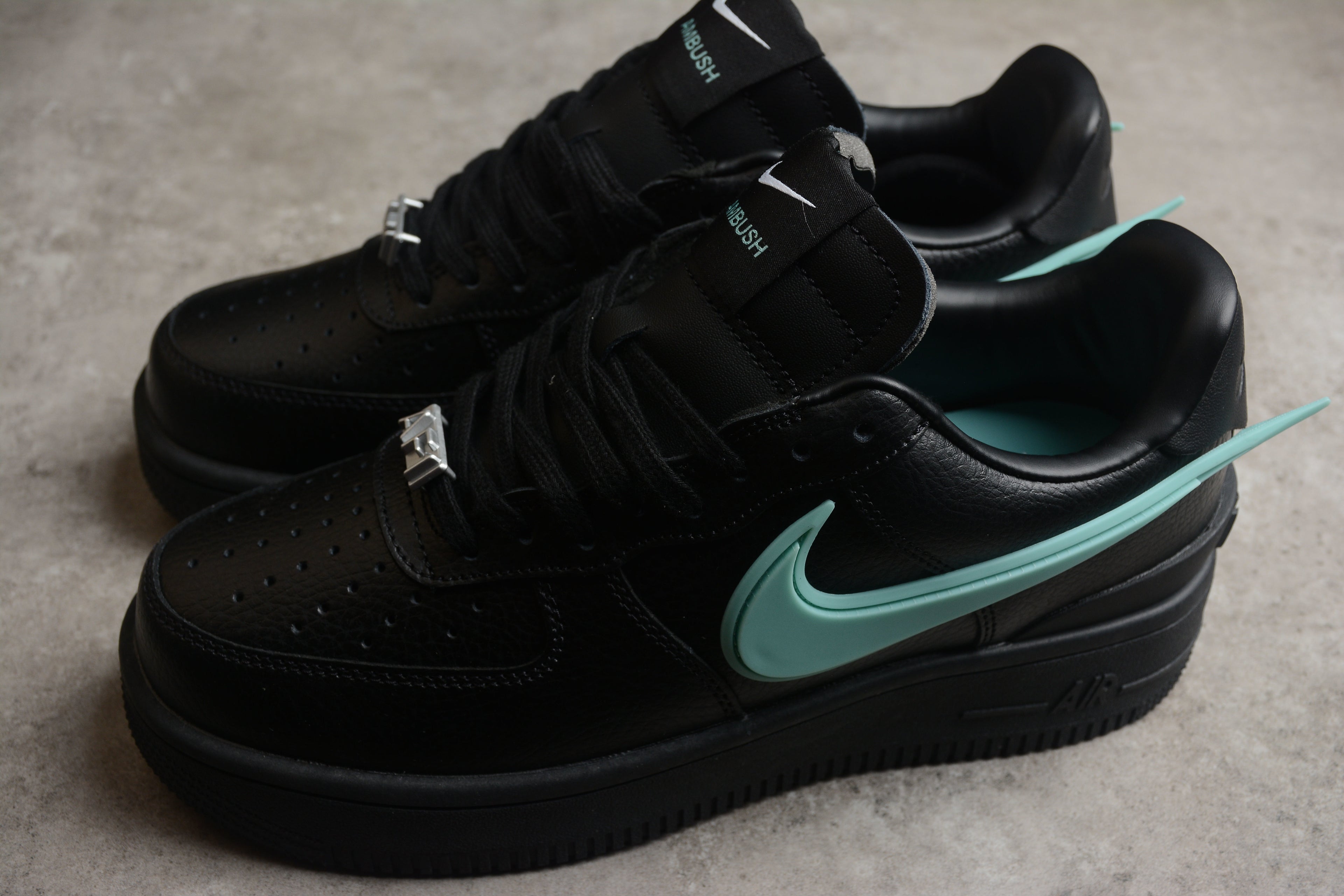 Air Force 1 Low – Full Negro / Turquesa