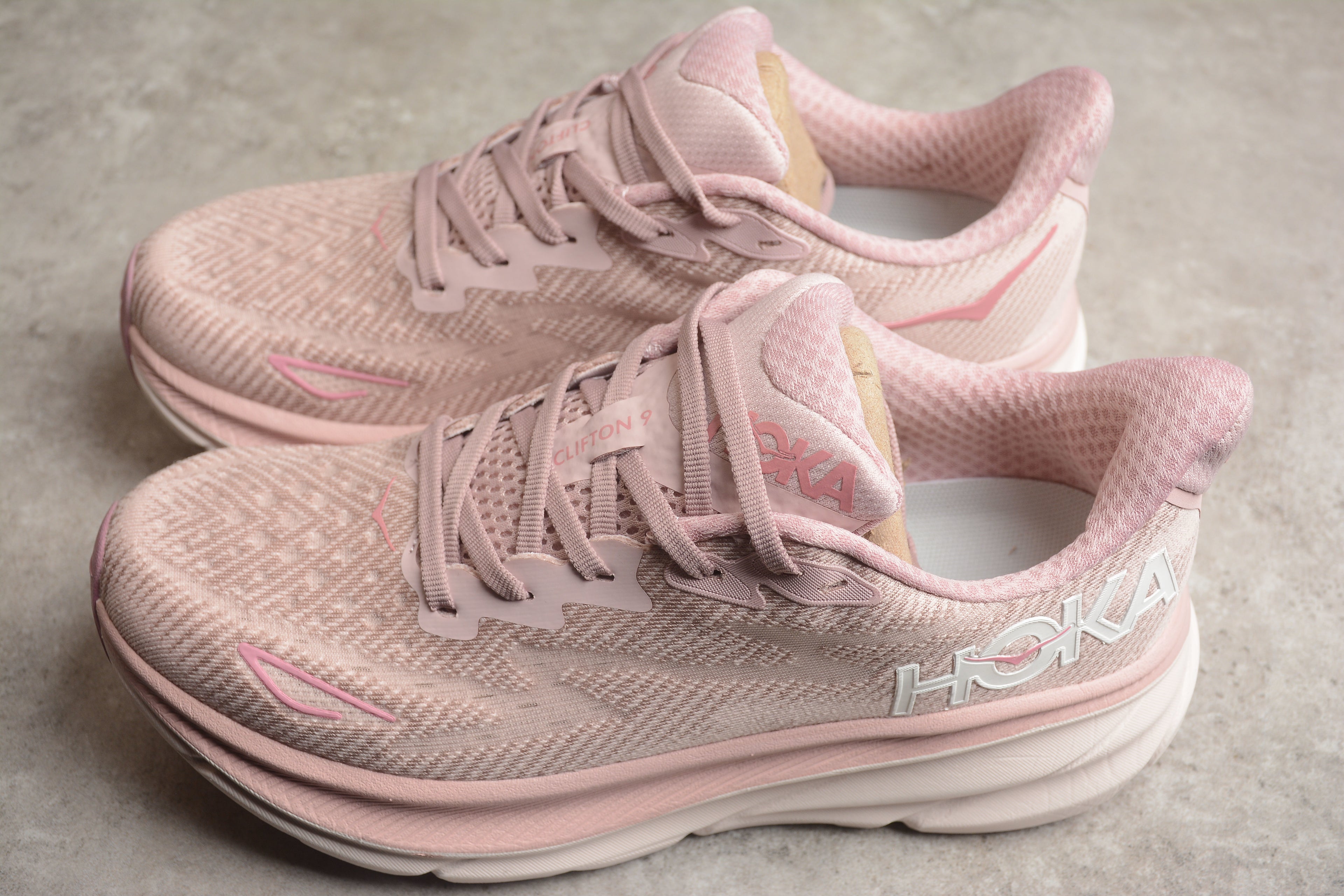 Hoka Clifton 9 – Rosa