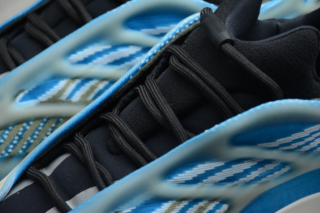 Adidas Yeezy 700 V3 – Azul