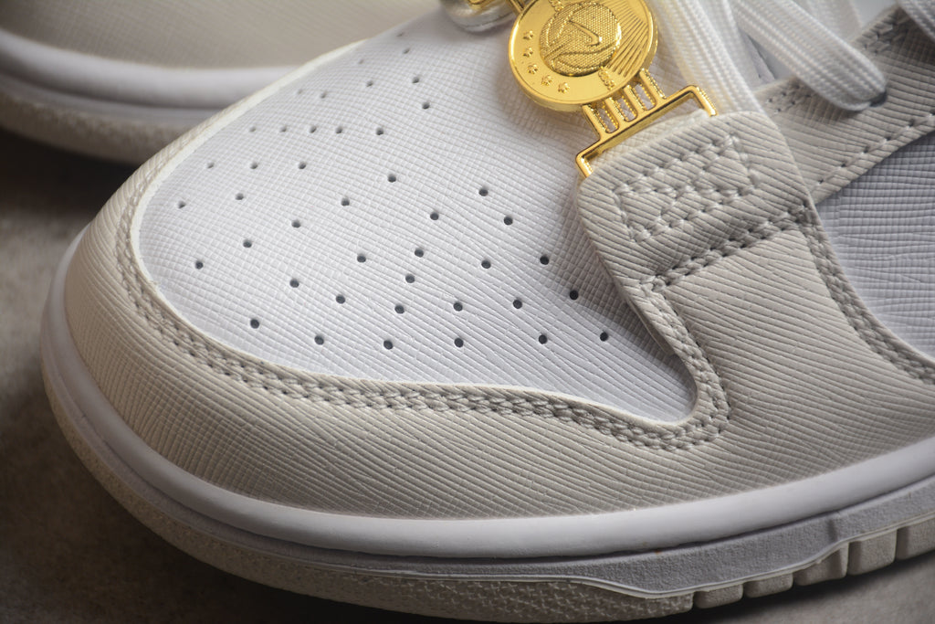 Dunk SB – Beigie / Blanco / Rojo