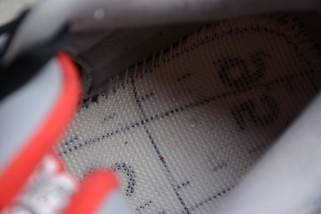 Air Jordan 3 – Negro / Gris