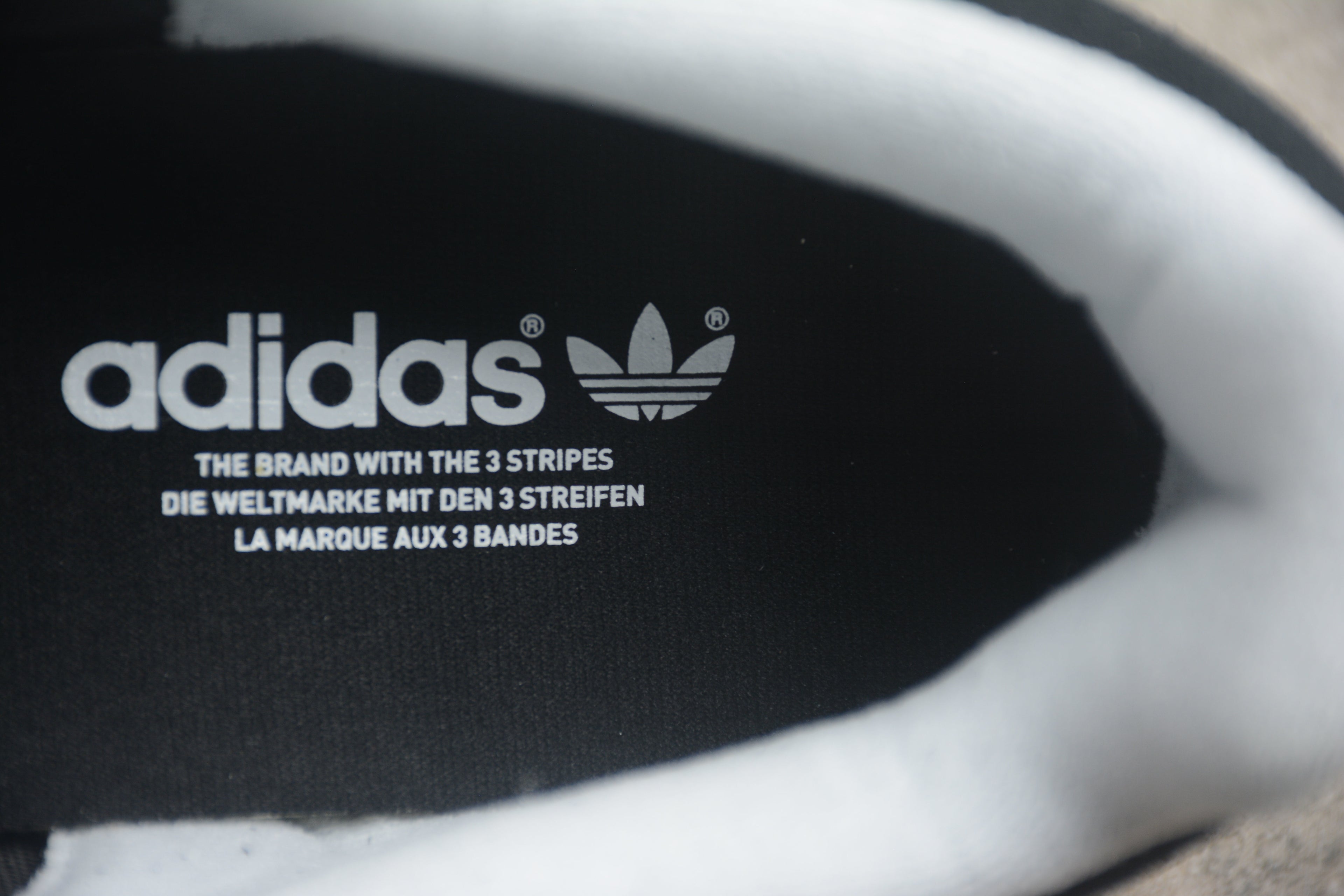 Adidas Campus 00S – Negro / Blanco