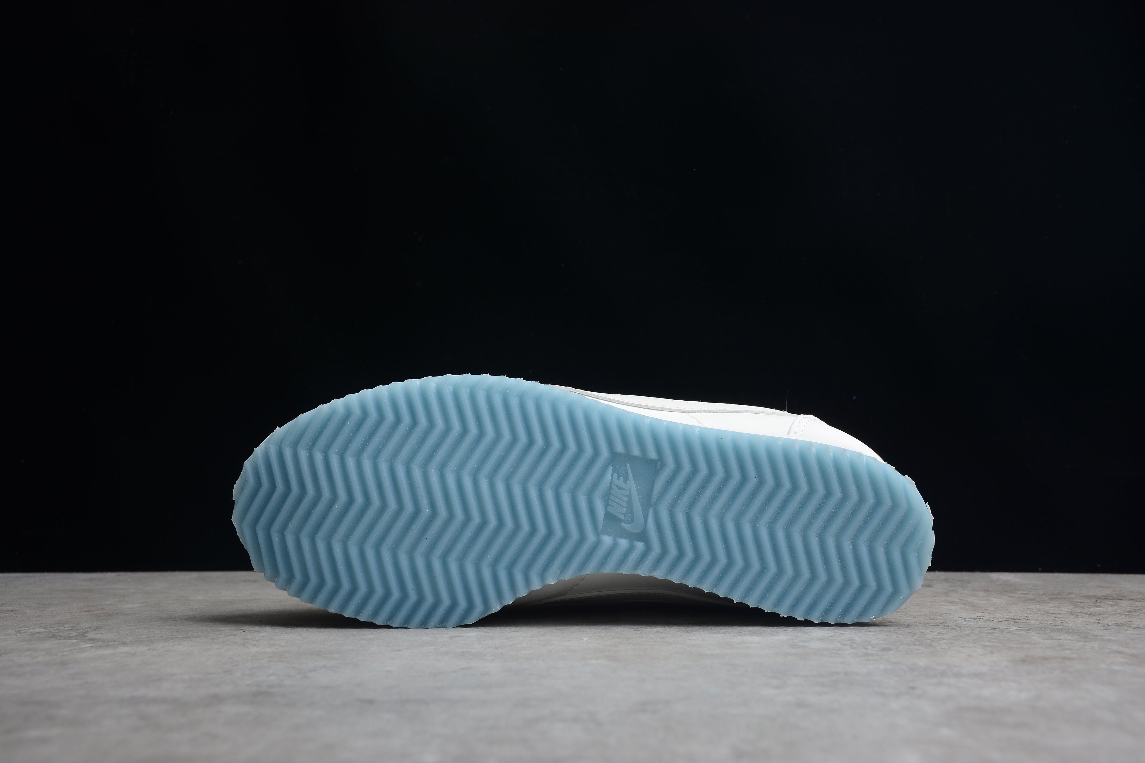 Cortez – Blanco / Suela Azul
