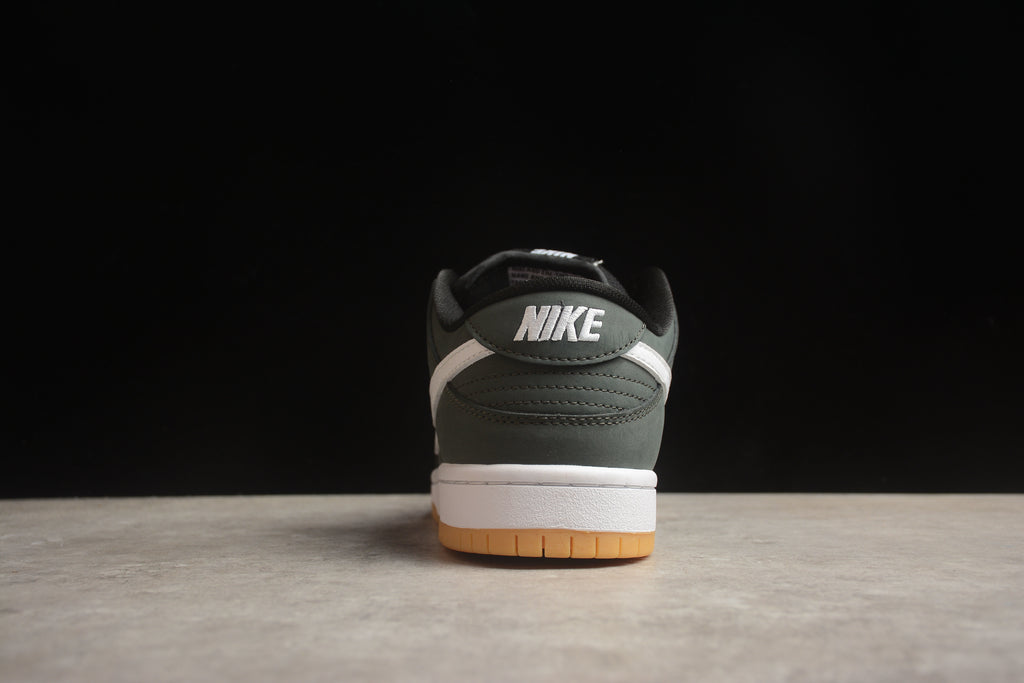 Dunk SB – Gris Oscuro / Blanco