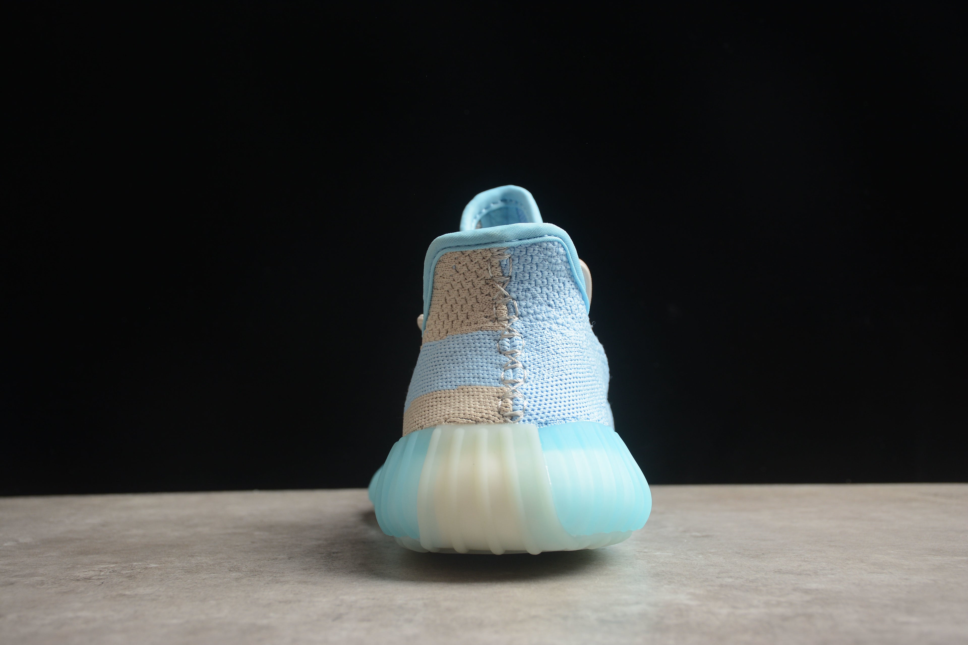 Adidas Yeezy 350 – Gris / Azul
