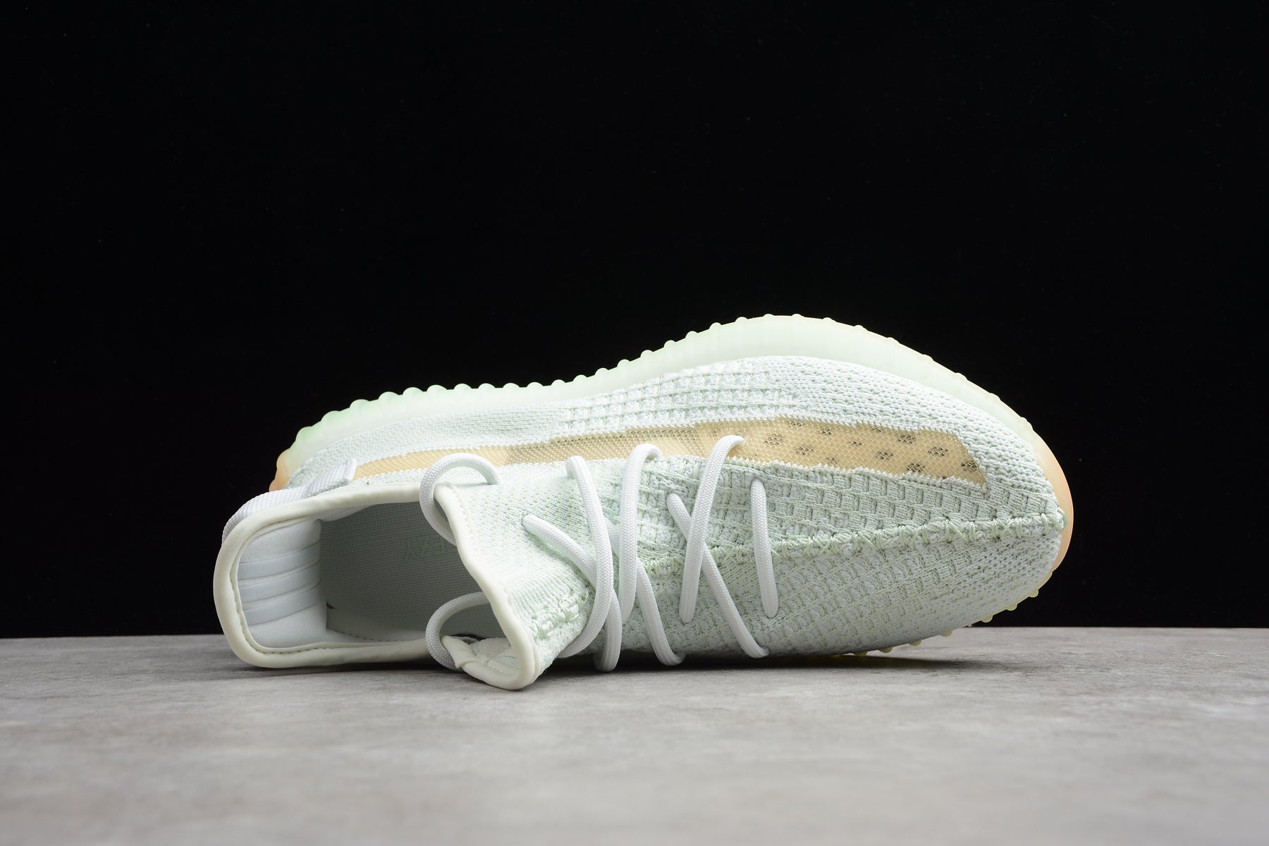 Adidas Yeezy 350 – Azul / Beige