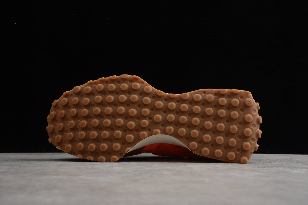 New Balance 327 – Naranja / Gris