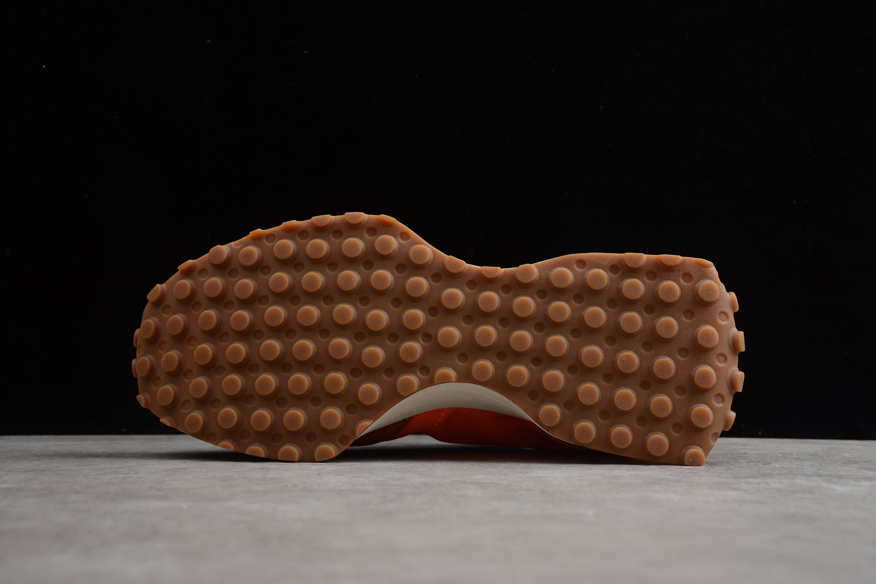 New Balance 327 – Naranja / Gris