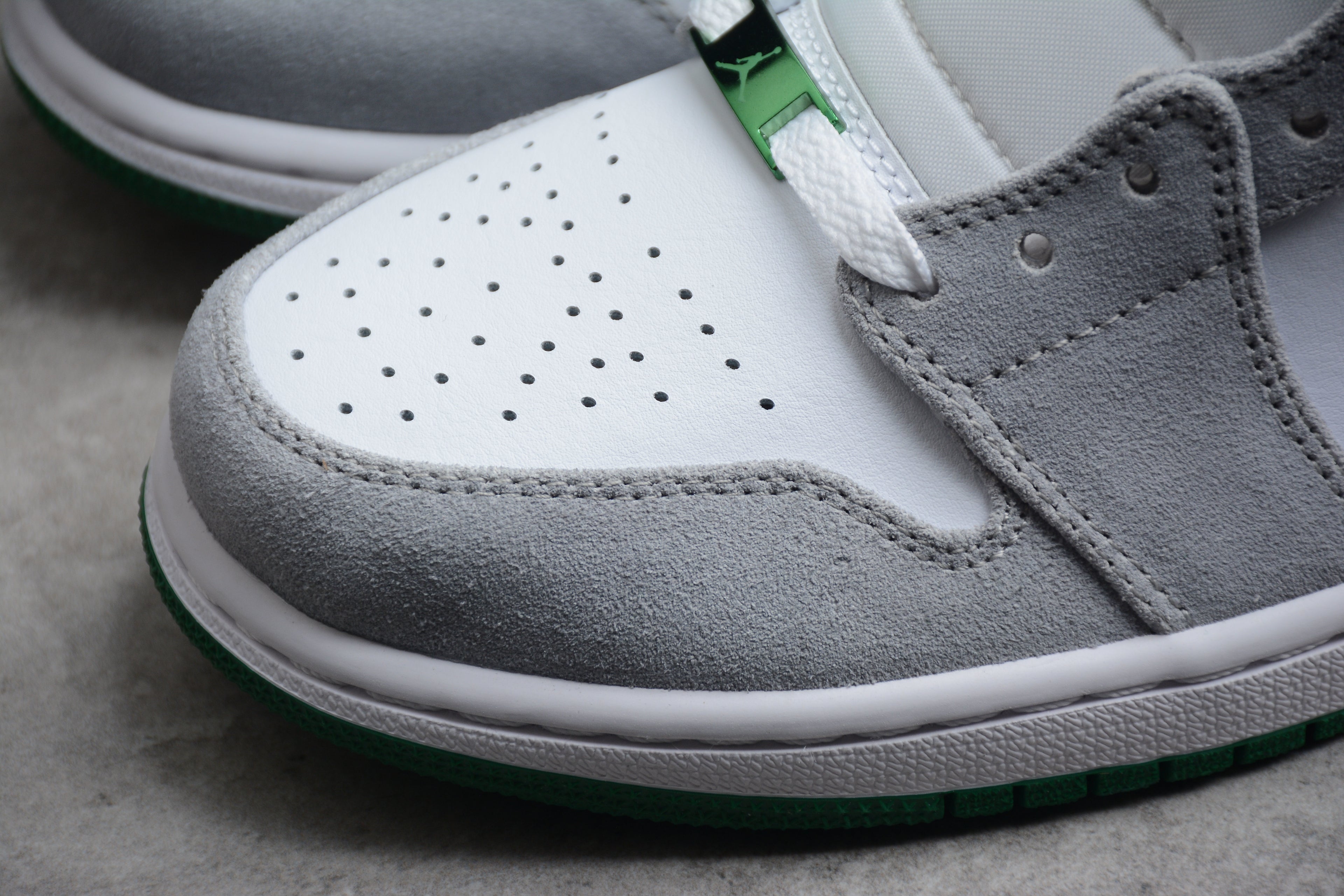 Air Jordan 1 Mid – Gris / Verde